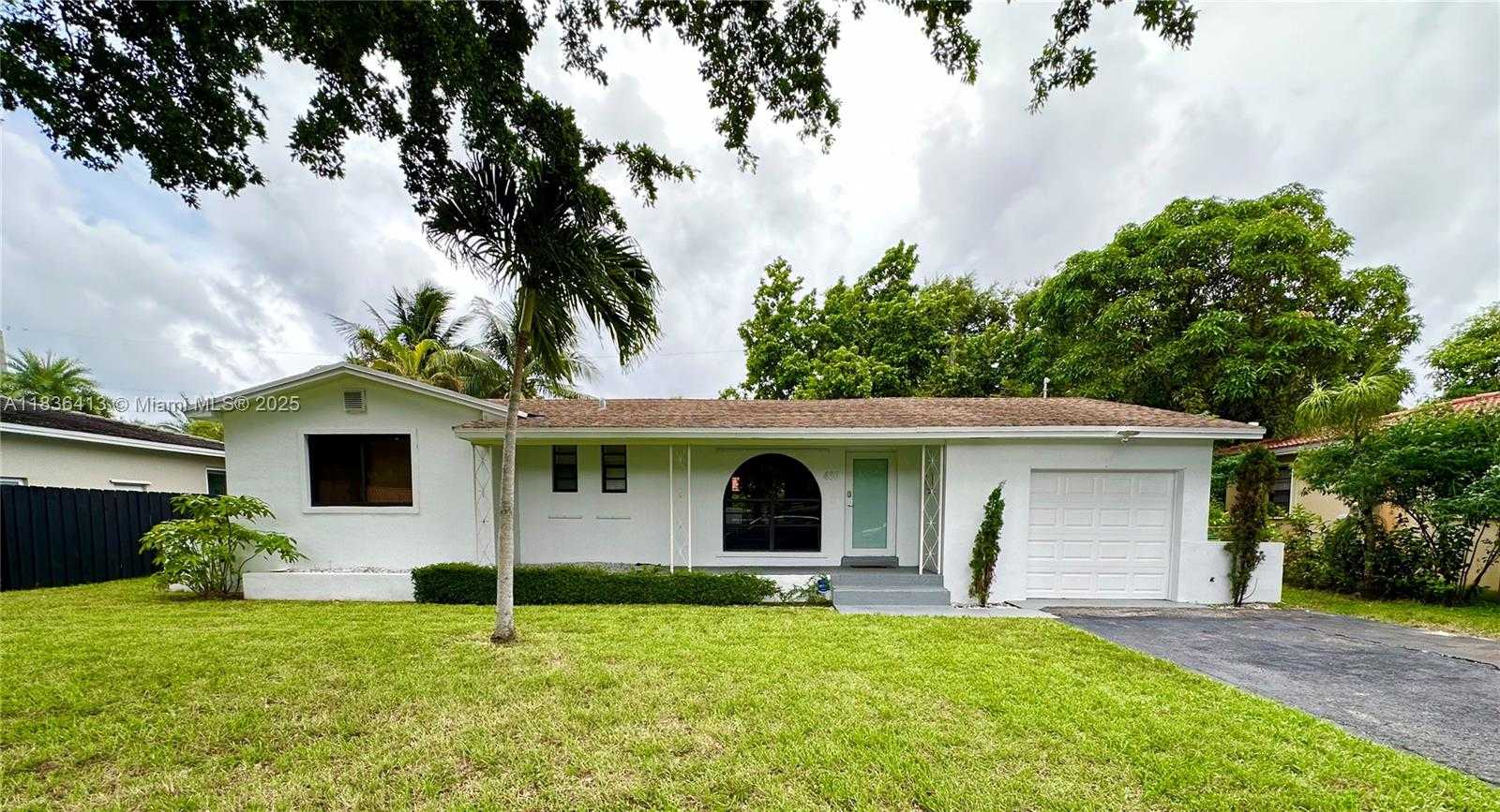 Small Image of 460 NORTH WEST 90TH ST, El Portal Number 3