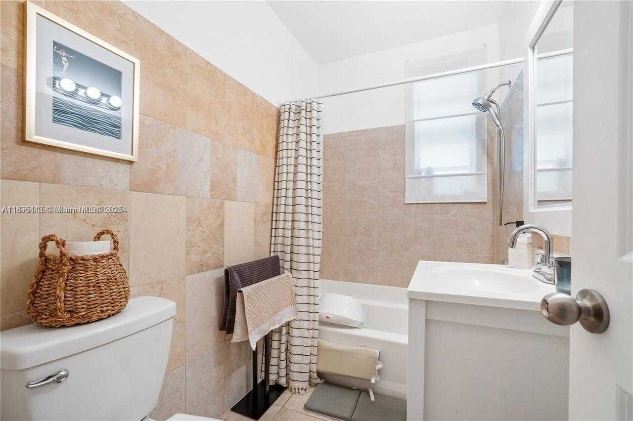 Small Image of 460 NORTH WEST 90TH ST, El Portal Number 7