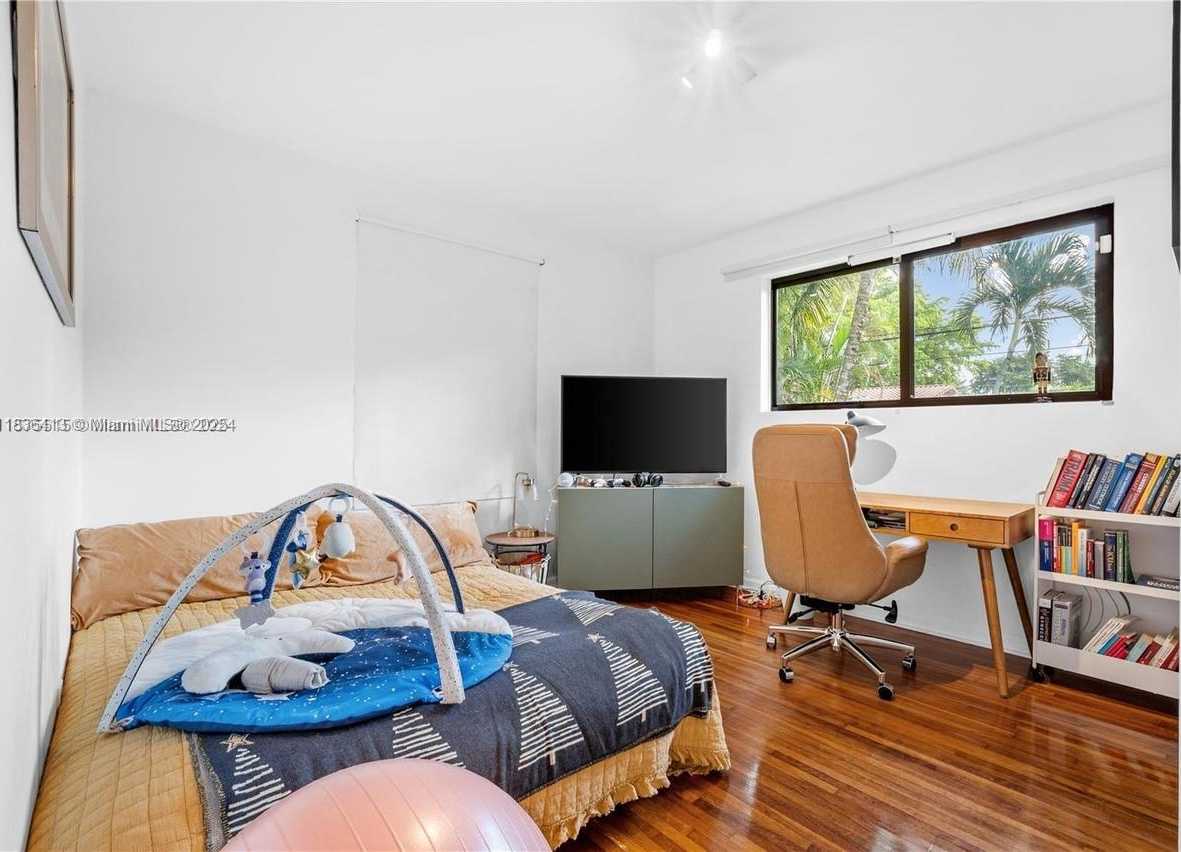 Small Image of 460 NORTH WEST 90TH ST, El Portal Number 8