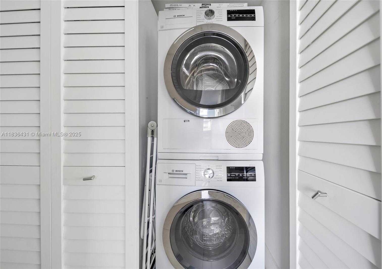 Small Image of 1155 BRICKELL BAY DR #3002, Miami Number 21