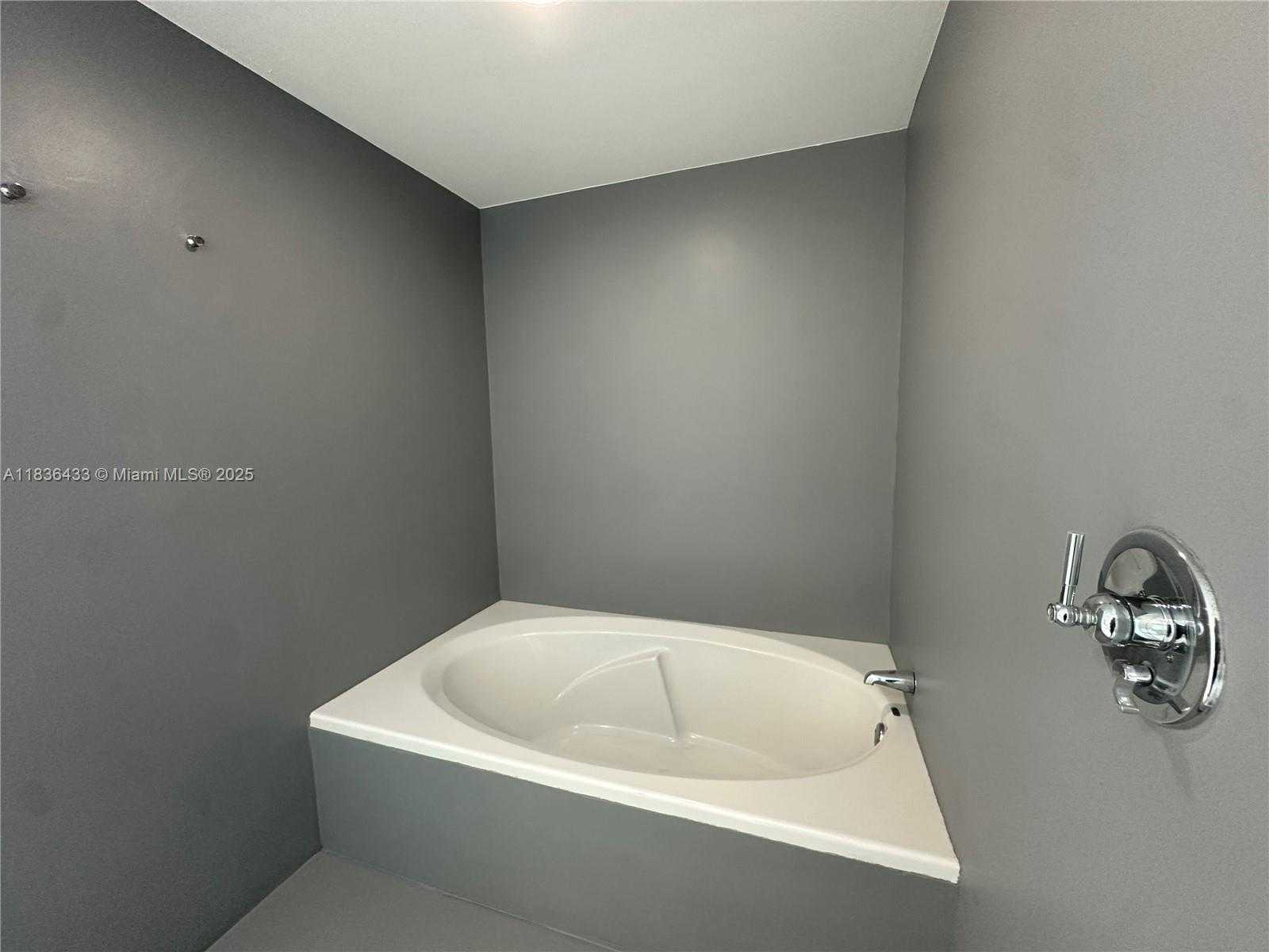 Small Image of 888 BISCAYNE BLVD #4208, Miami Number 14