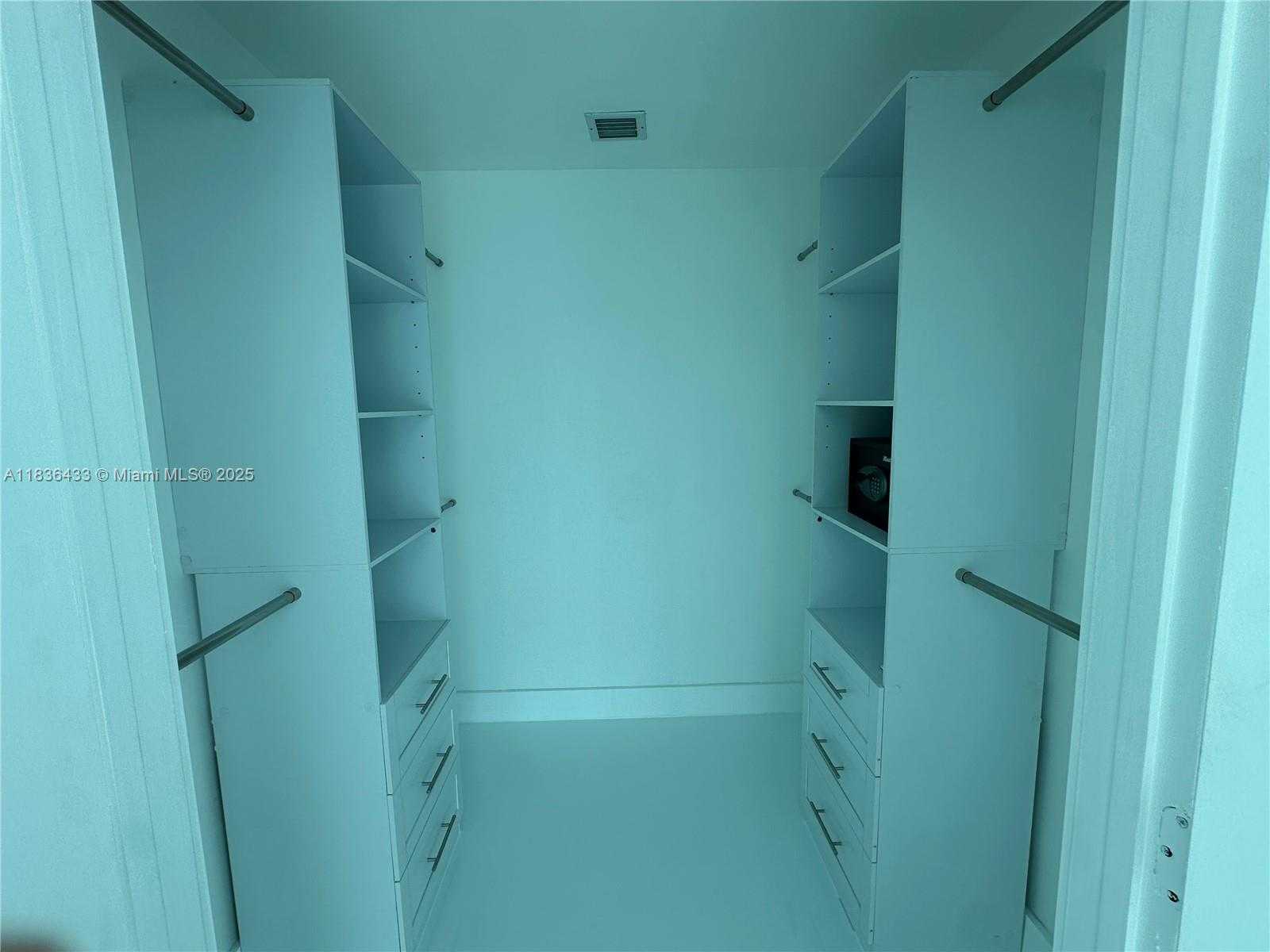 Small Image of 888 BISCAYNE BLVD #4208, Miami Number 15