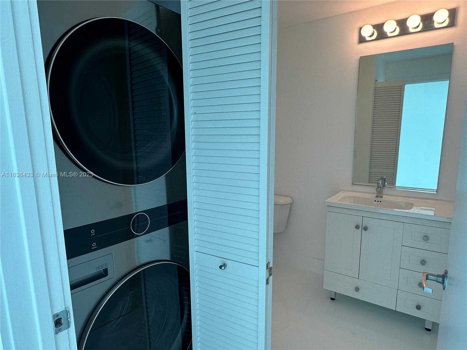 Small Image of 888 BISCAYNE BLVD #4208, Miami Number 19
