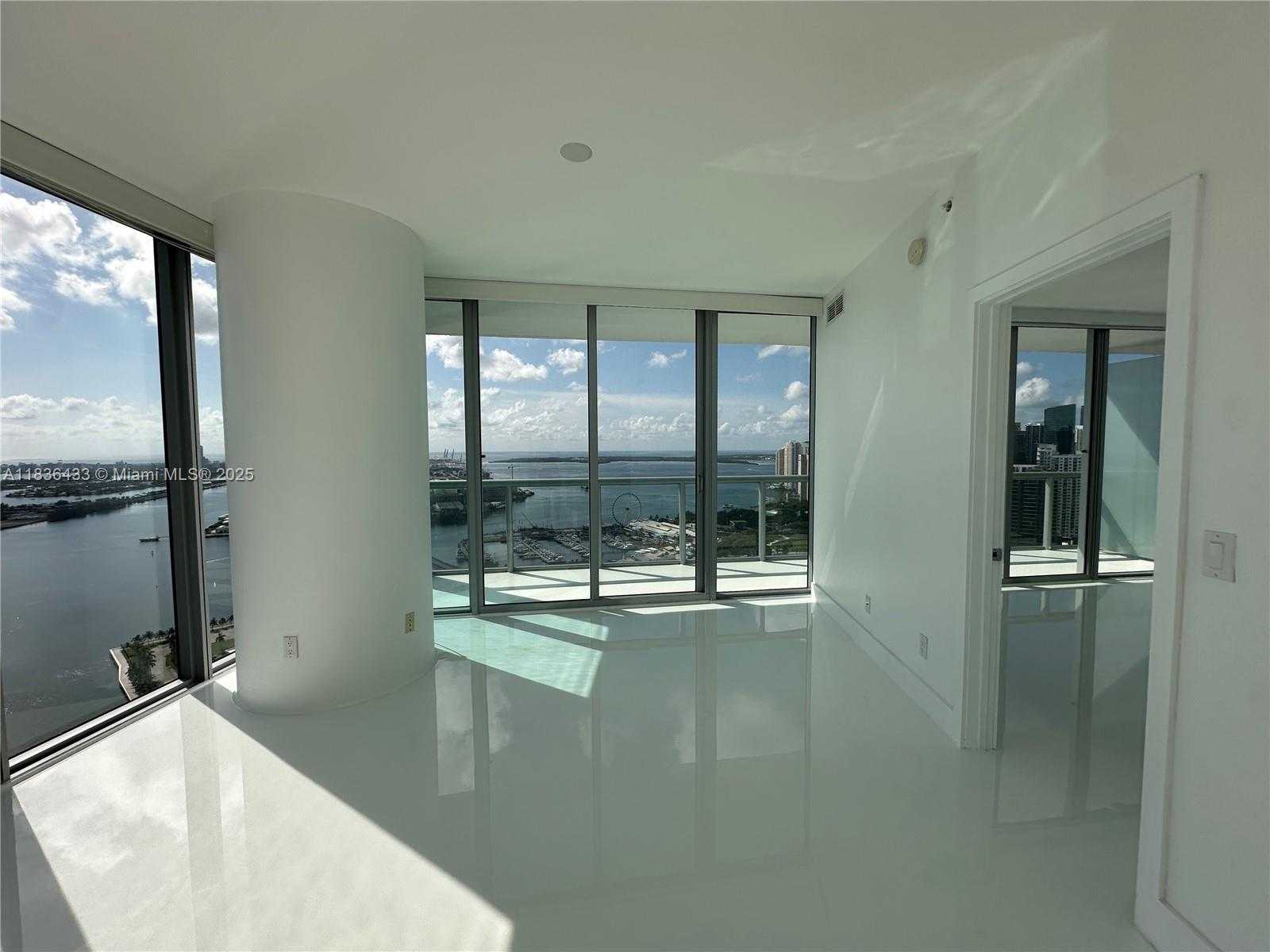 Small Image of 888 BISCAYNE BLVD #4208, Miami Number 2
