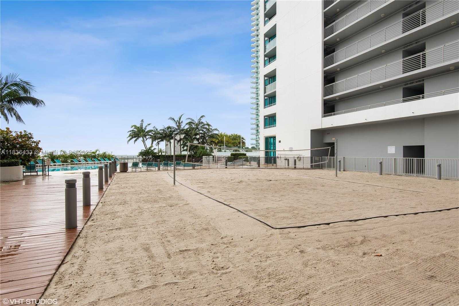Small Image of 888 BISCAYNE BLVD #4208, Miami Number 22