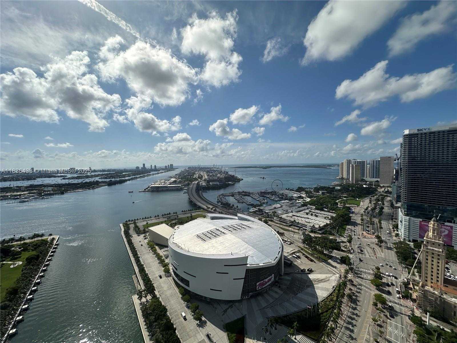Small Image of 888 BISCAYNE BLVD #4208, Miami Number 4