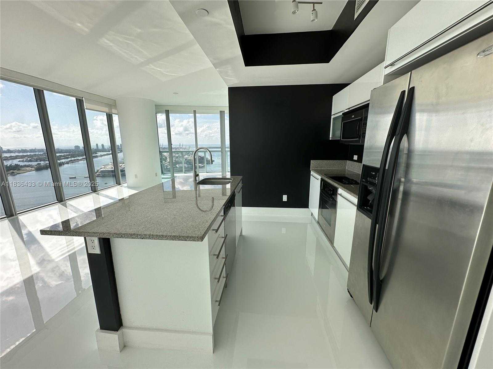 Small Image of 888 BISCAYNE BLVD #4208, Miami Number 7