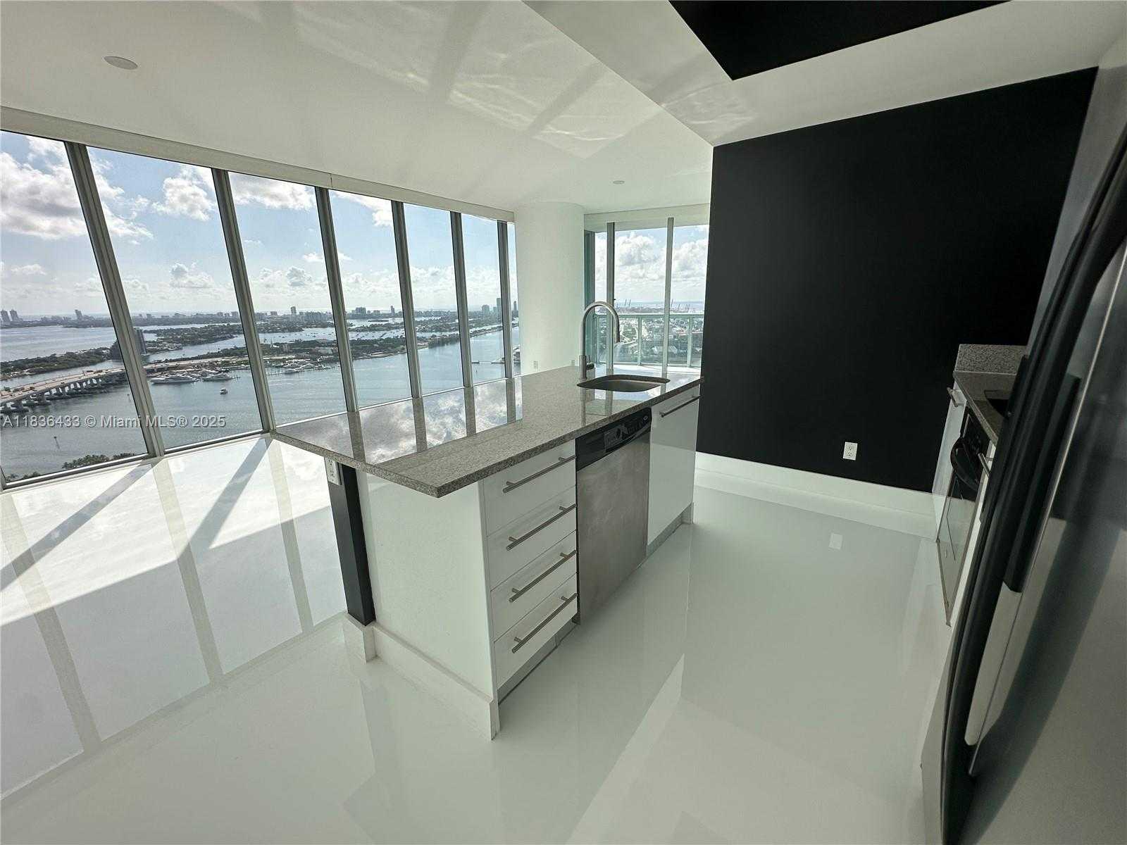 Small Image of 888 BISCAYNE BLVD #4208, Miami Number 8