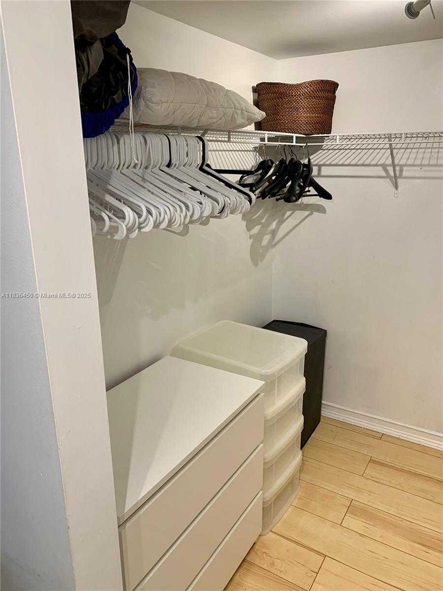 Small Image of 2101 BRICKELL AVE #2911, Miami Number 22