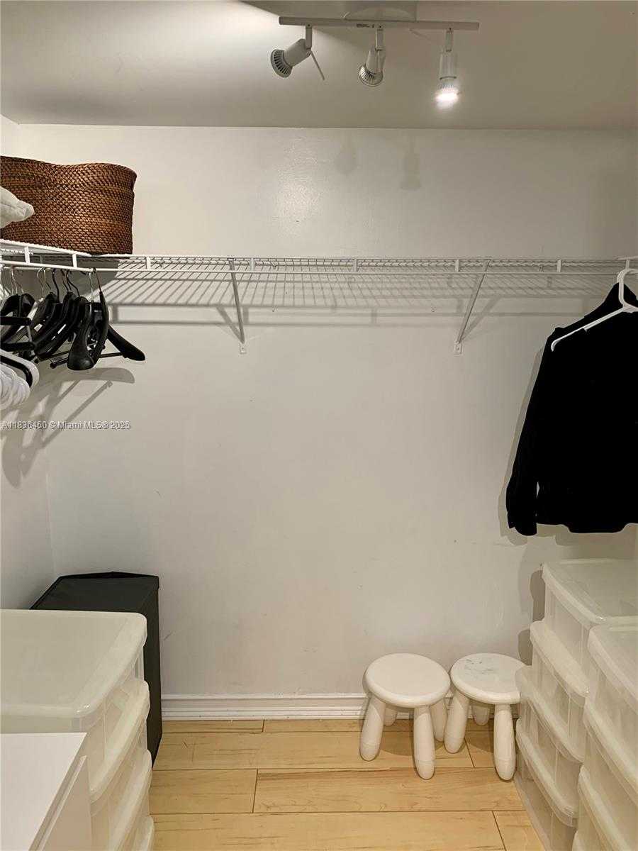 Small Image of 2101 BRICKELL AVE #2911, Miami Number 23
