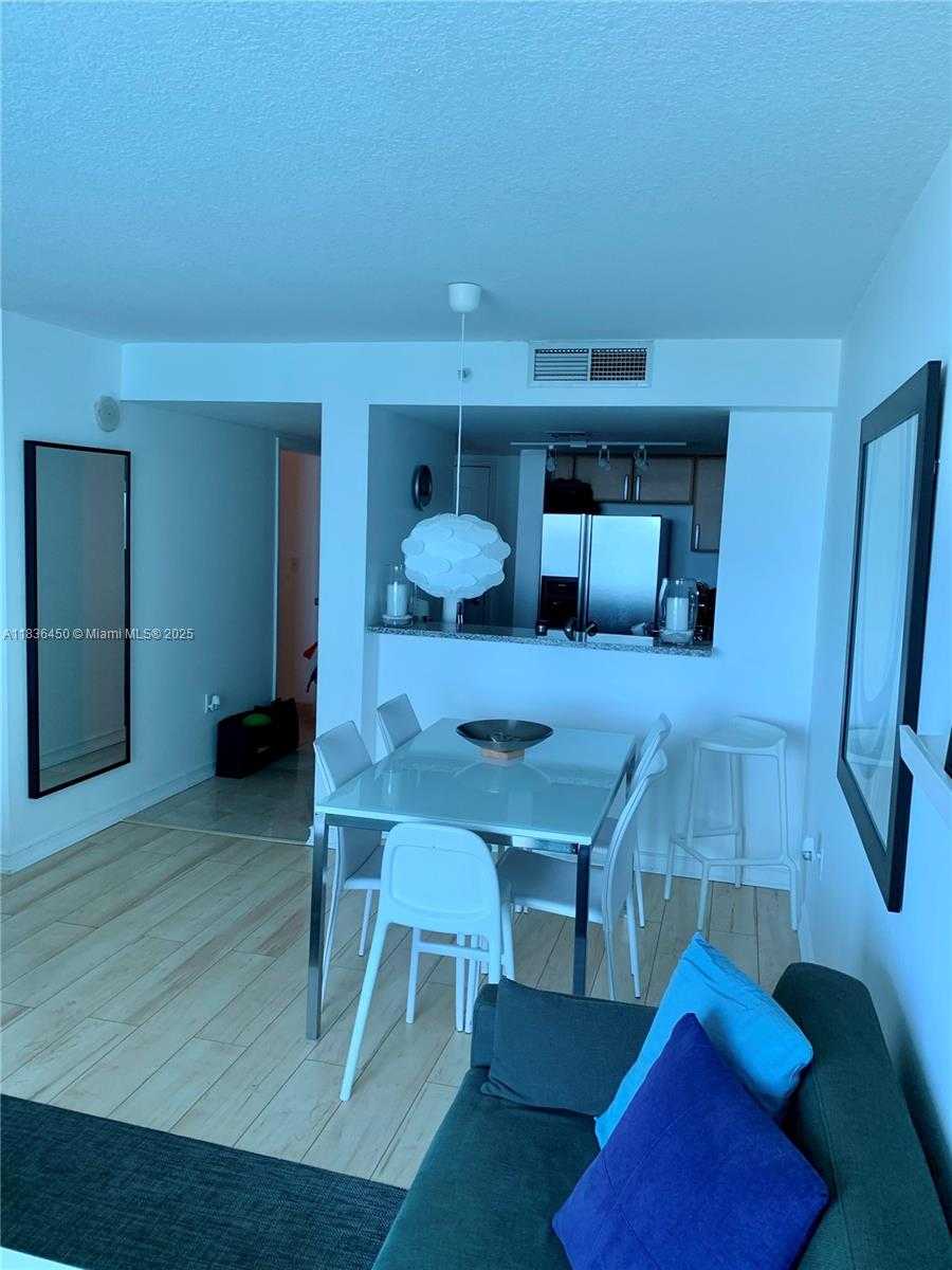 Small Image of 2101 BRICKELL AVE #2911, Miami Number 9