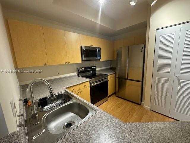 Small Image of 1919 VAN BUREN ST #802A, Hollywood Number 9