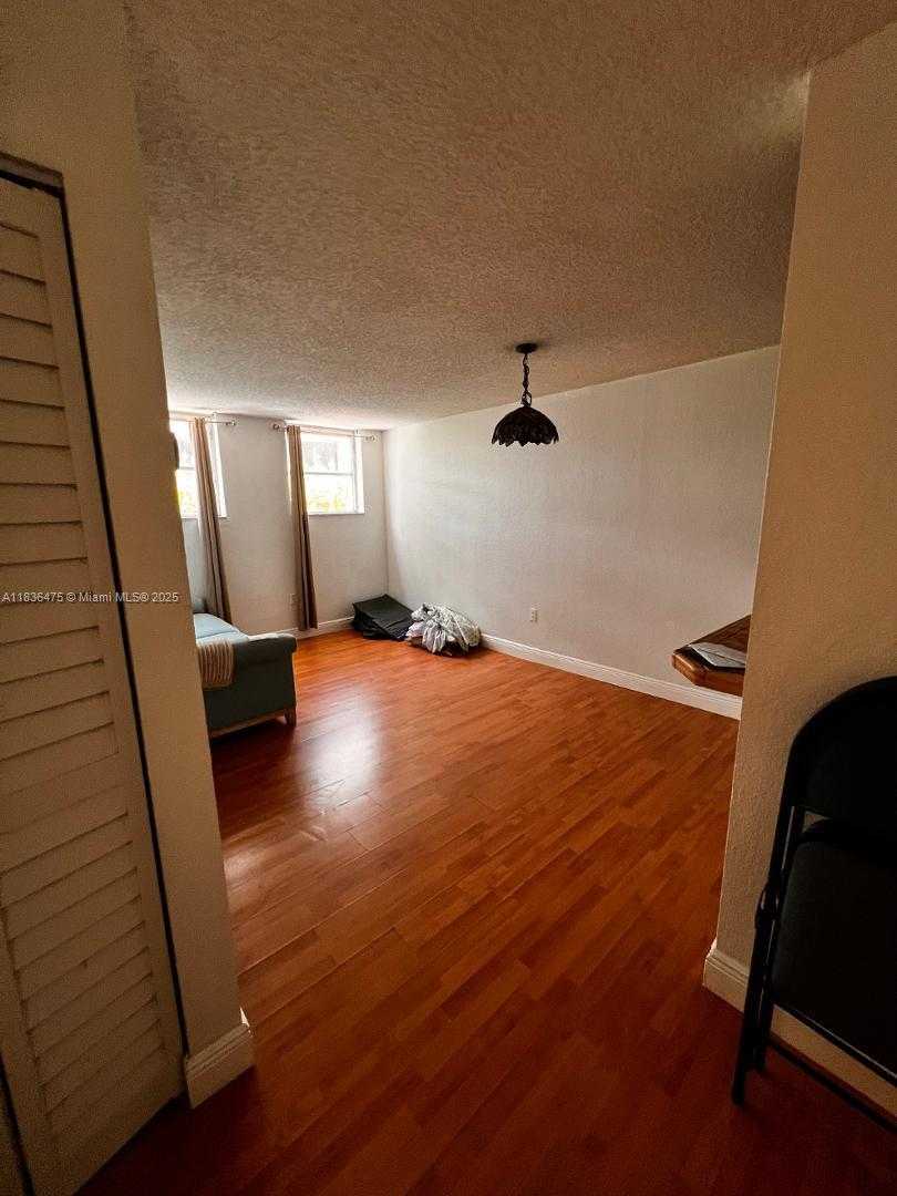 Small Image of 210 SOUTH WEST 11TH #406, Miami Number 5