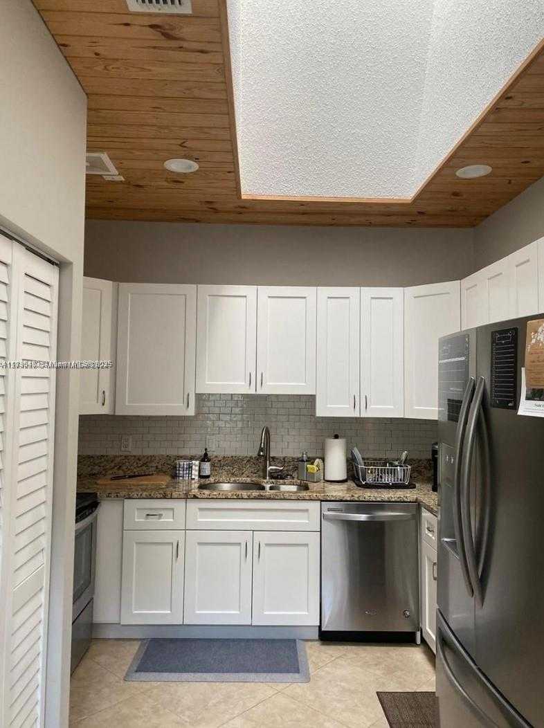 Small Image of 51 NORTH LAKESHORE DR #51, Hypoluxo Number 13