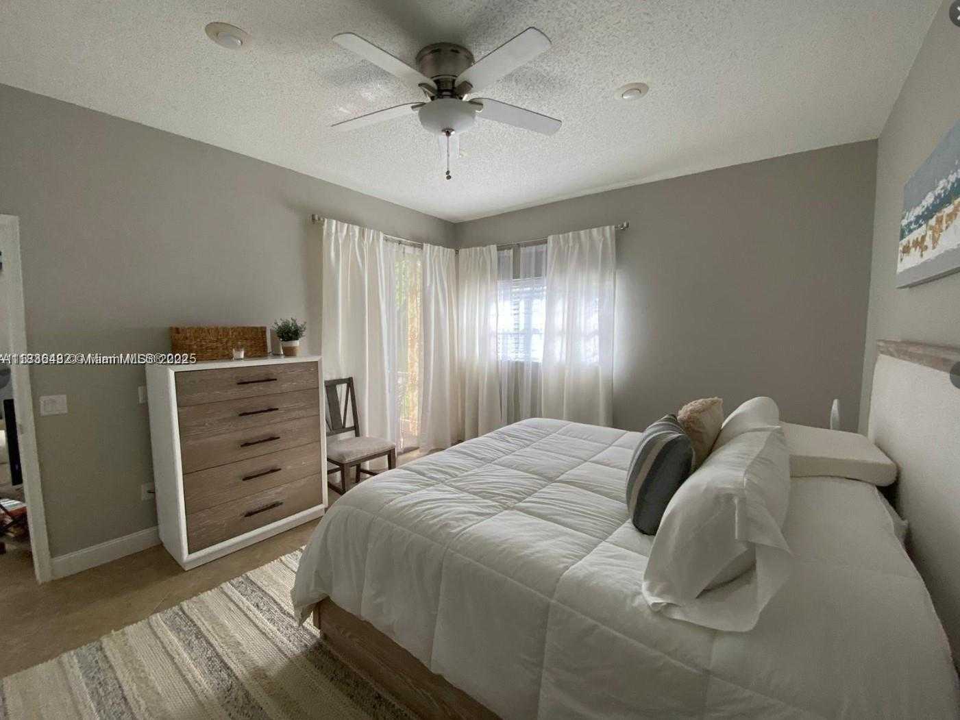 Small Image of 51 NORTH LAKESHORE DR #51, Hypoluxo Number 17