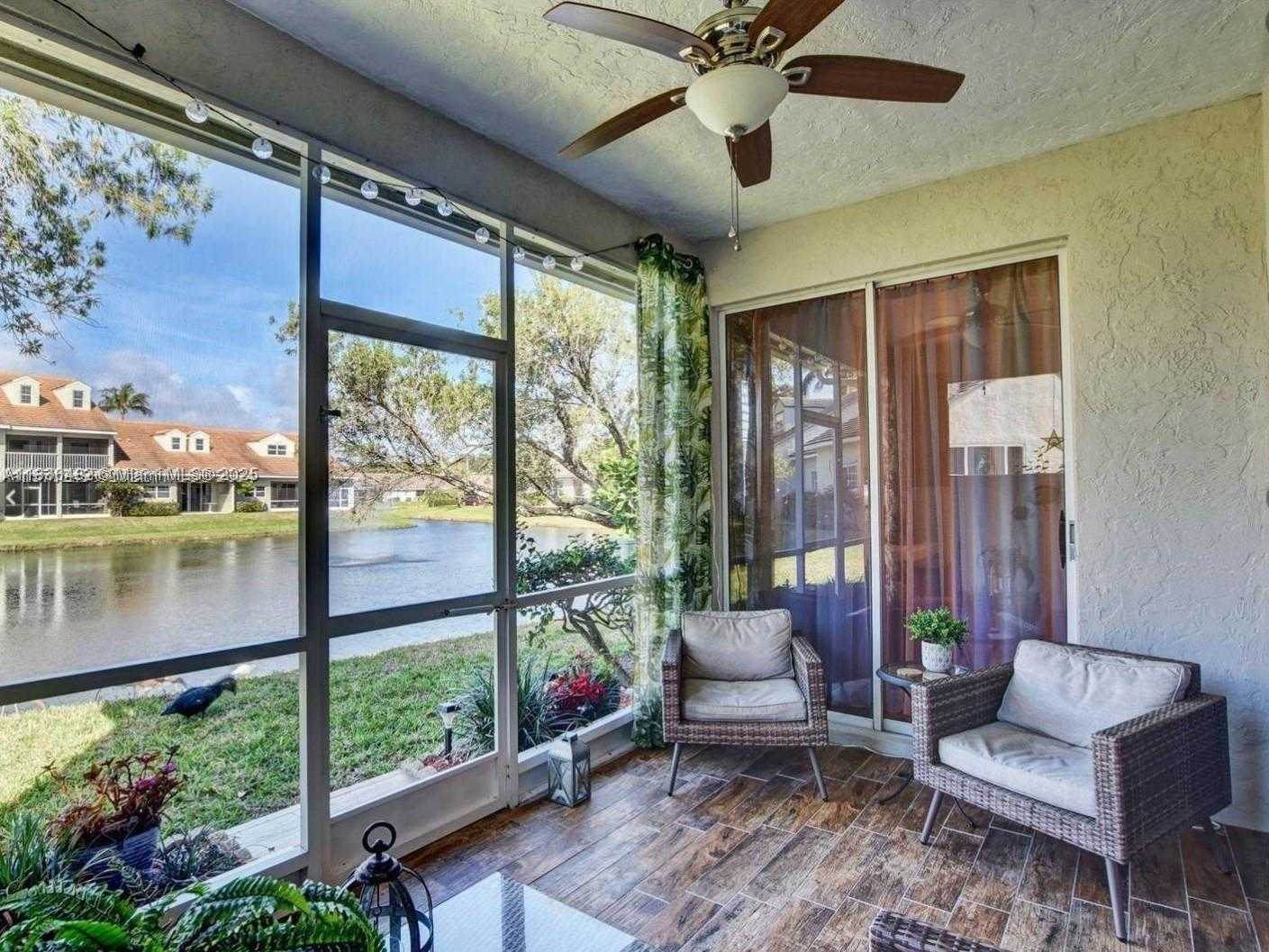 Small Image of 51 NORTH LAKESHORE DR #51, Hypoluxo Number 31