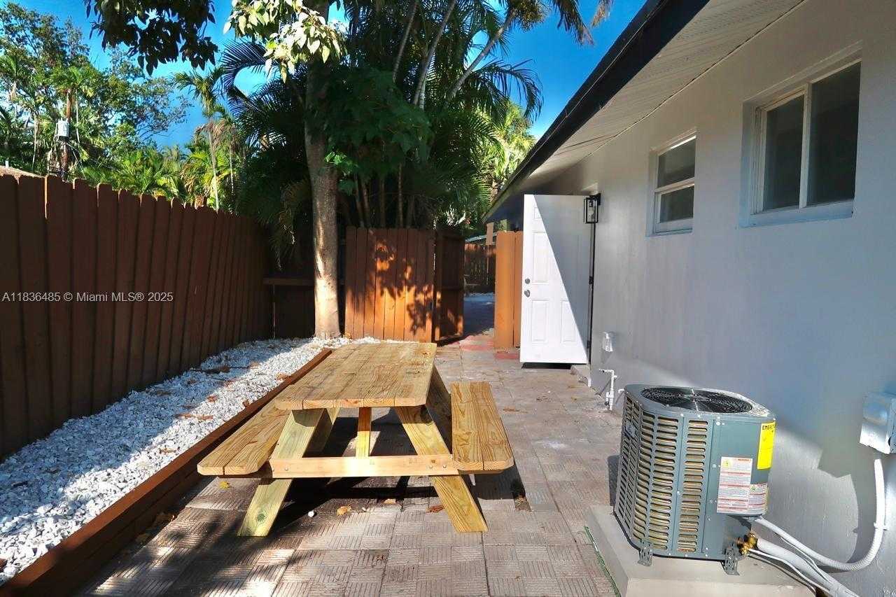 Small Image of 110 SOUTH WEST 20TH AVE #1-2, Fort Lauderdale Number 12