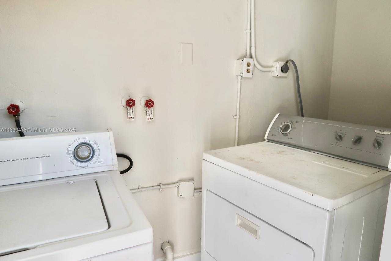 Small Image of 110 SOUTH WEST 20TH AVE #1-2, Fort Lauderdale Number 14