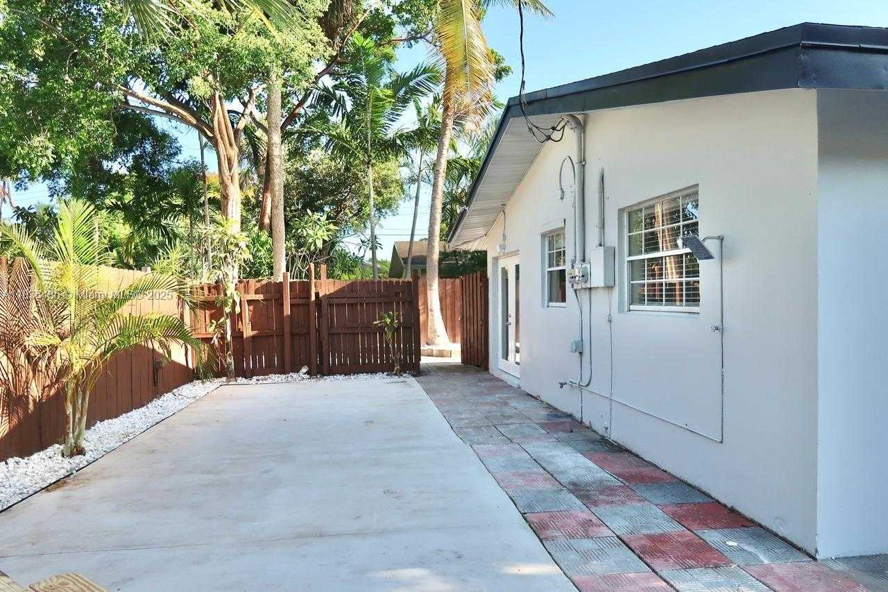 Small Image of 110 SOUTH WEST 20TH AVE #1-2, Fort Lauderdale Number 15