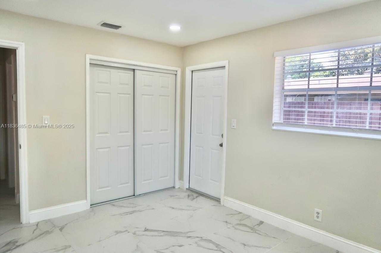 Small Image of 110 SOUTH WEST 20TH AVE #1-2, Fort Lauderdale Number 6