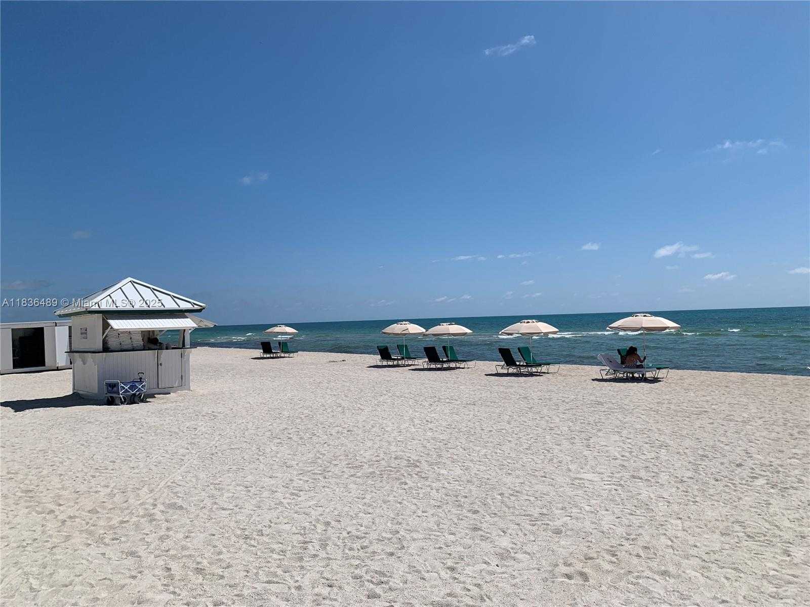 Small Image of 5875 COLLINS AVE #505, Miami Beach Number 14