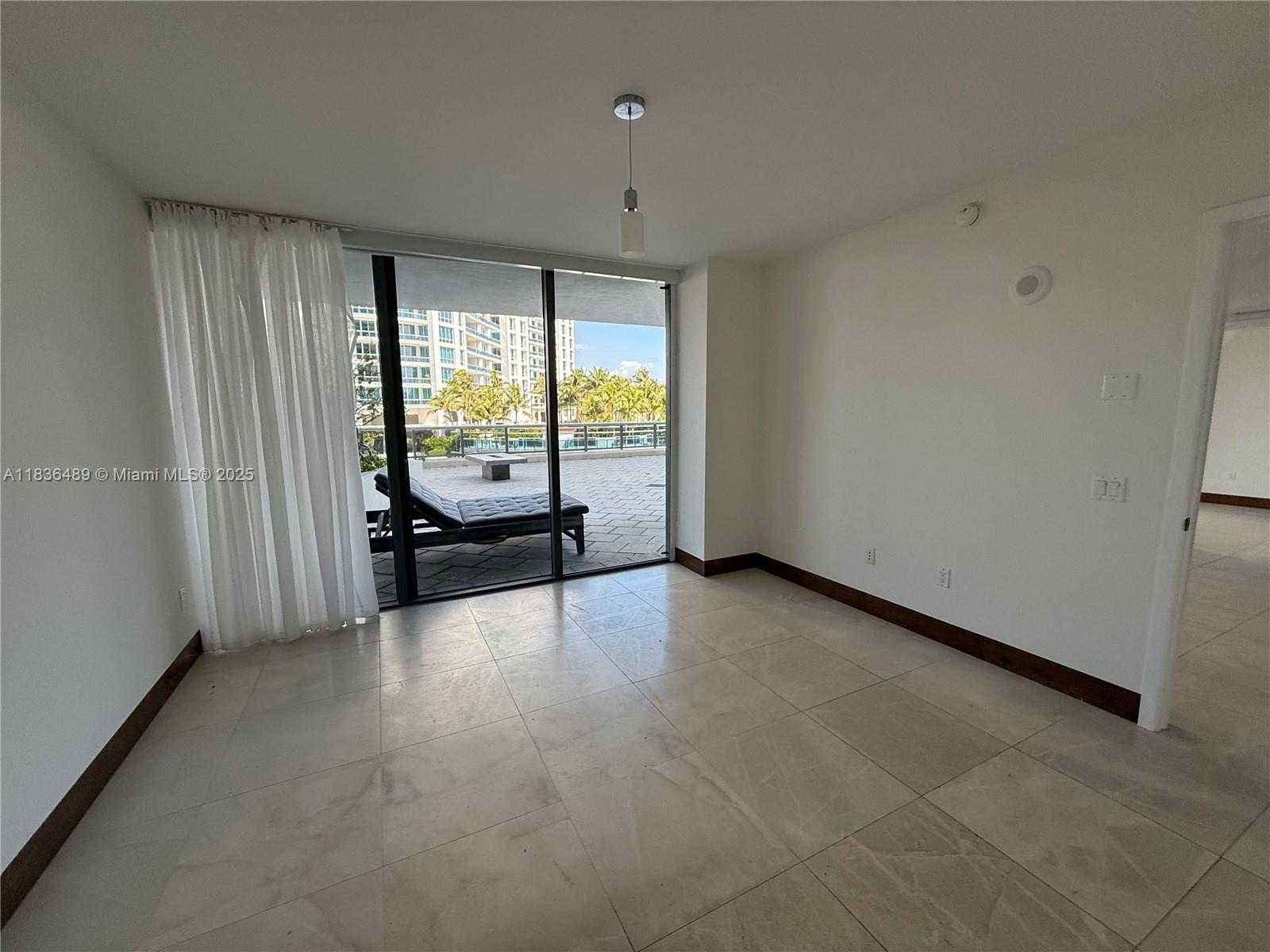 Small Image of 5875 COLLINS AVE #505, Miami Beach Number 6
