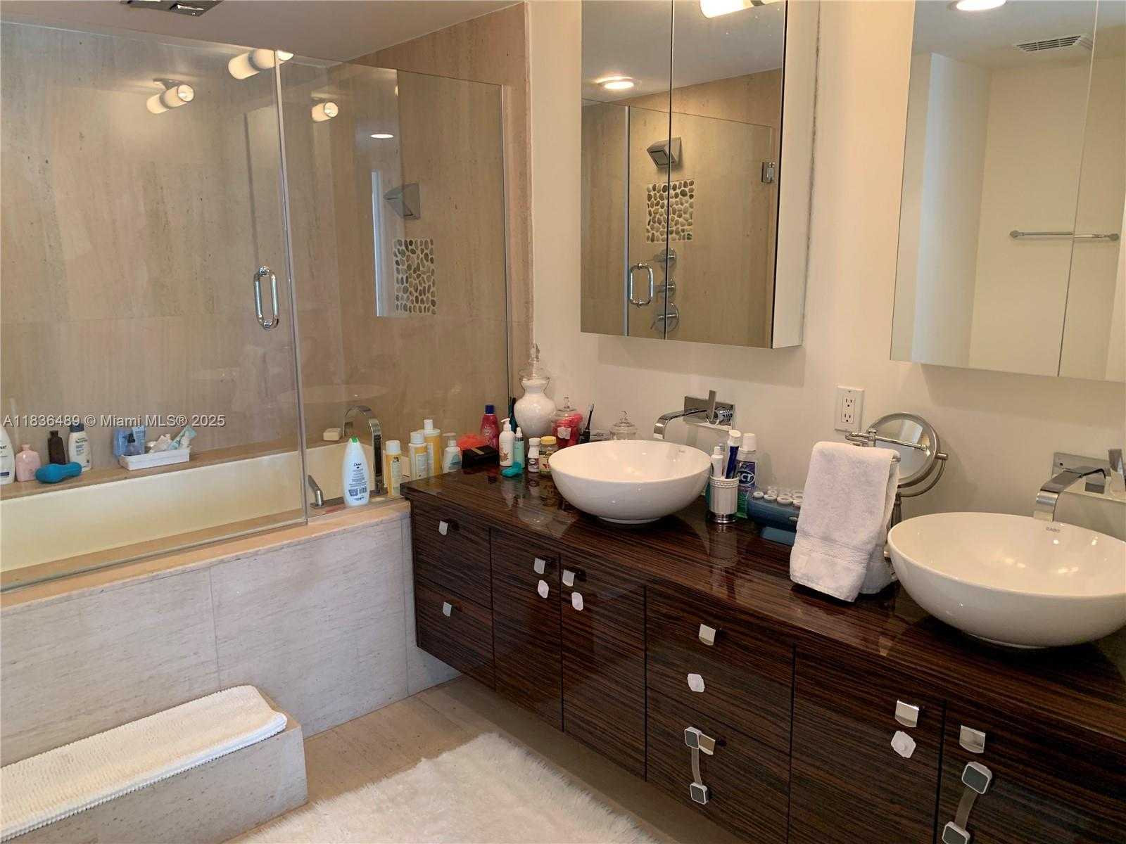 Small Image of 5875 COLLINS AVE #505, Miami Beach Number 7