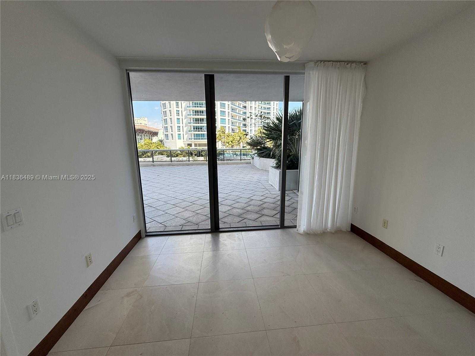 Small Image of 5875 COLLINS AVE #505, Miami Beach Number 8