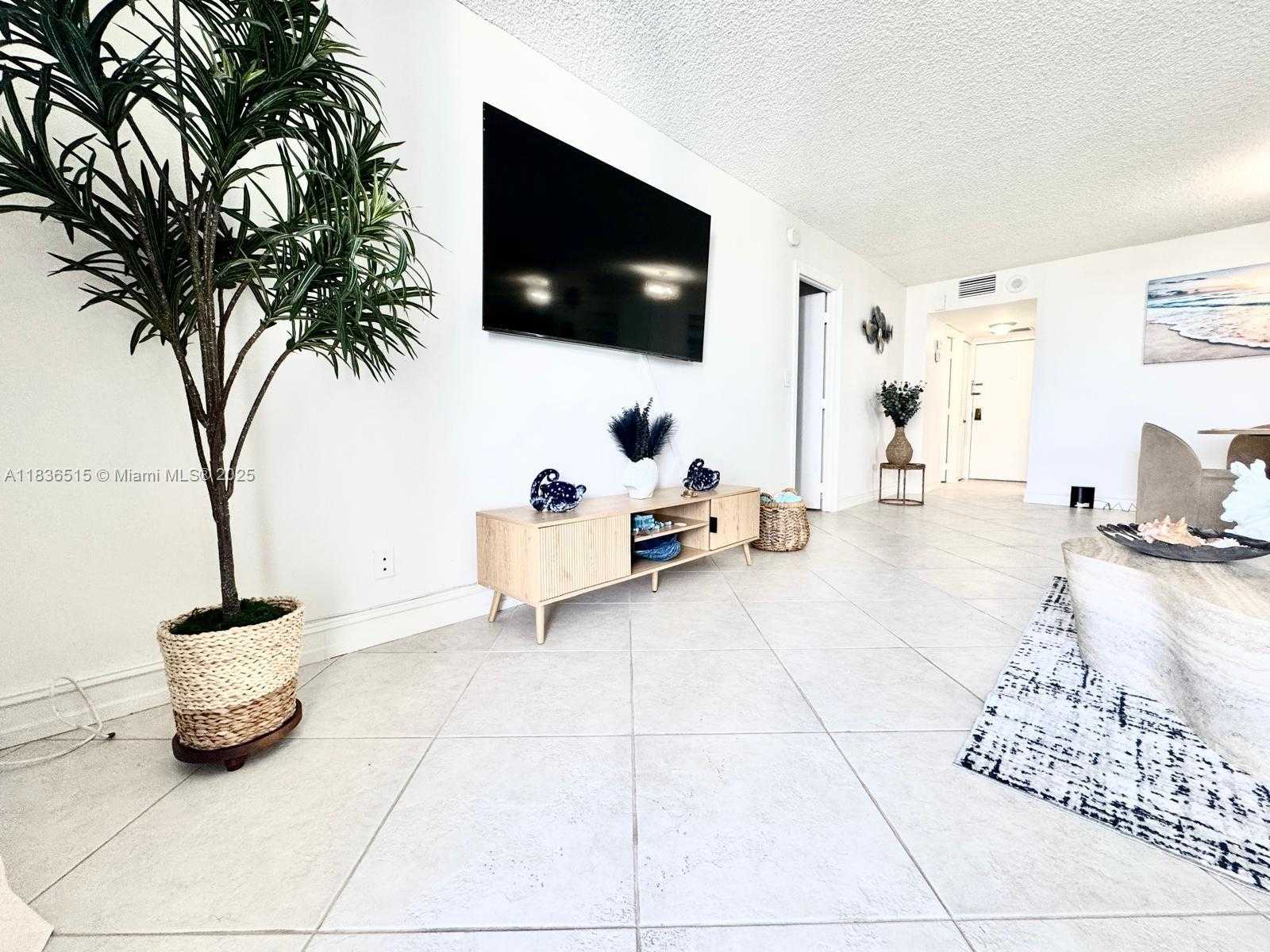 Small Image of 3800 SOUTH OCEAN DR #1709, Hollywood Number 23