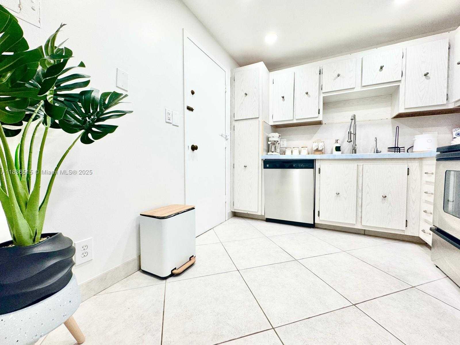 Small Image of 3800 SOUTH OCEAN DR #1709, Hollywood Number 26