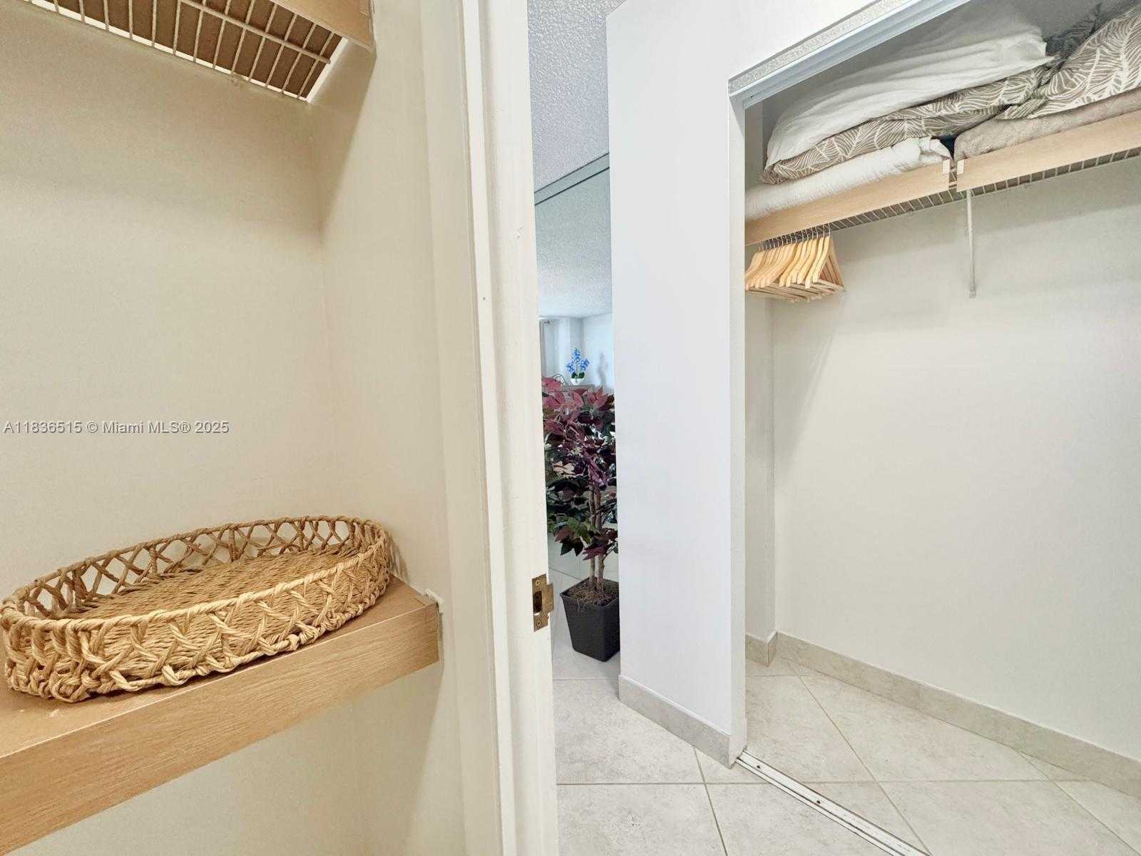 Small Image of 3800 SOUTH OCEAN DR #1709, Hollywood Number 27