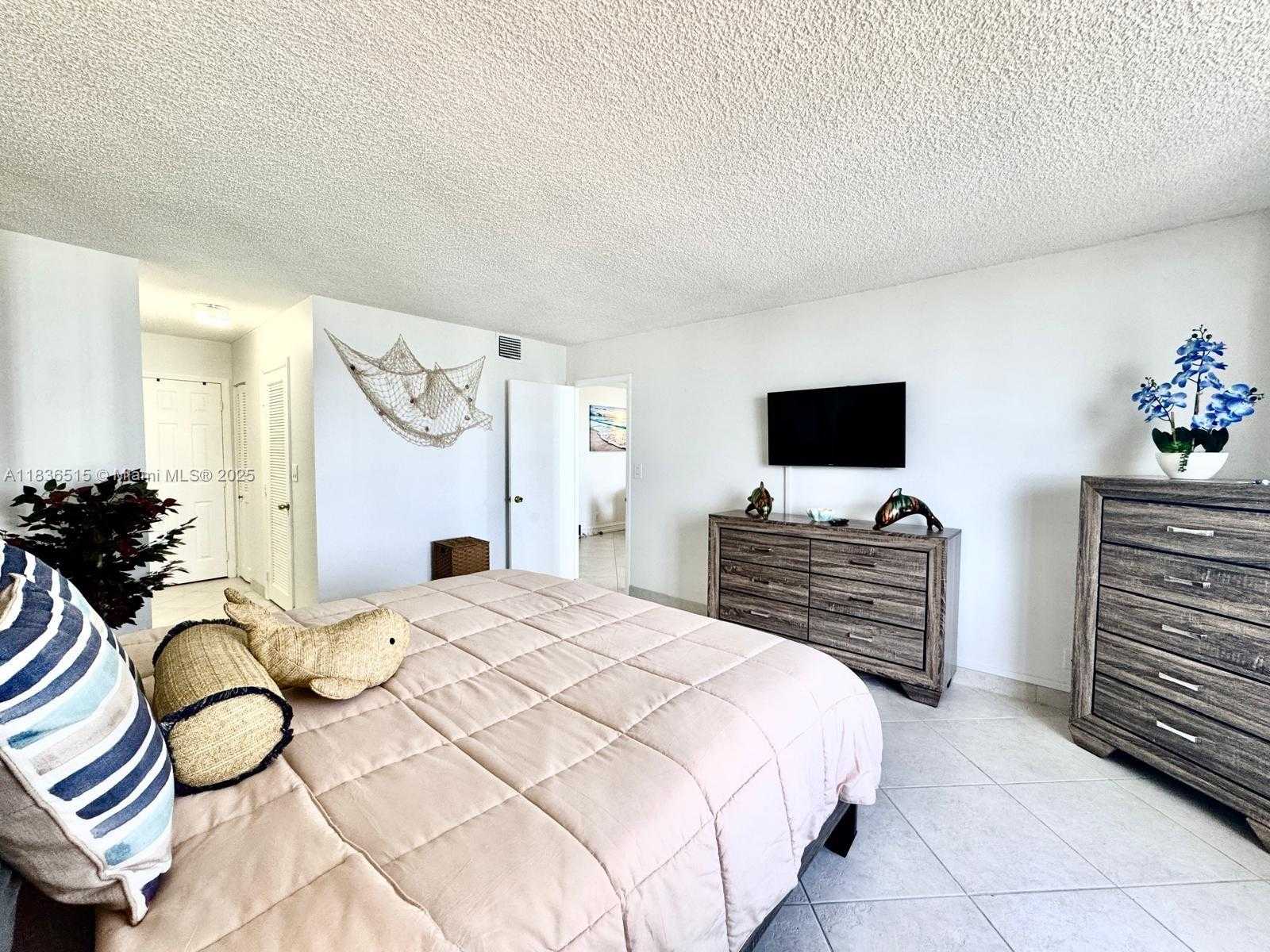 Small Image of 3800 SOUTH OCEAN DR #1709, Hollywood Number 41
