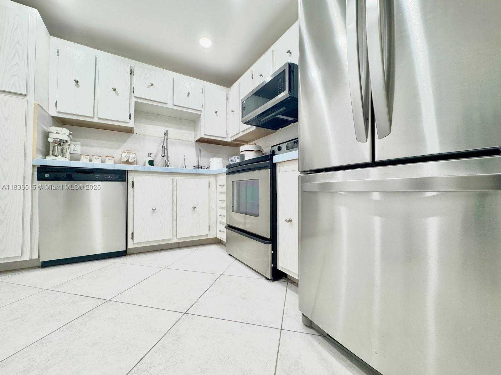 Small Image of 3800 SOUTH OCEAN DR #1709, Hollywood Number 43