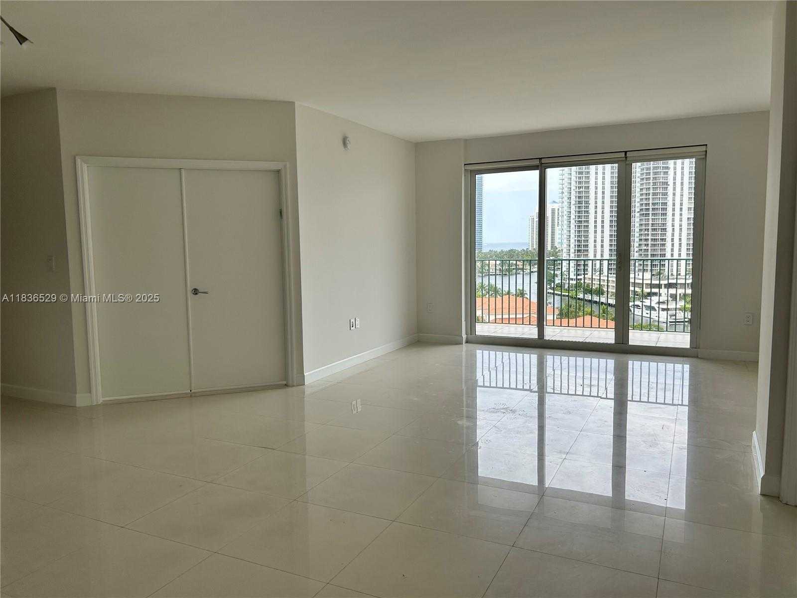 Small Image of 19900 EAST COUNTRY CLUB DR #1005, Aventura Number 3