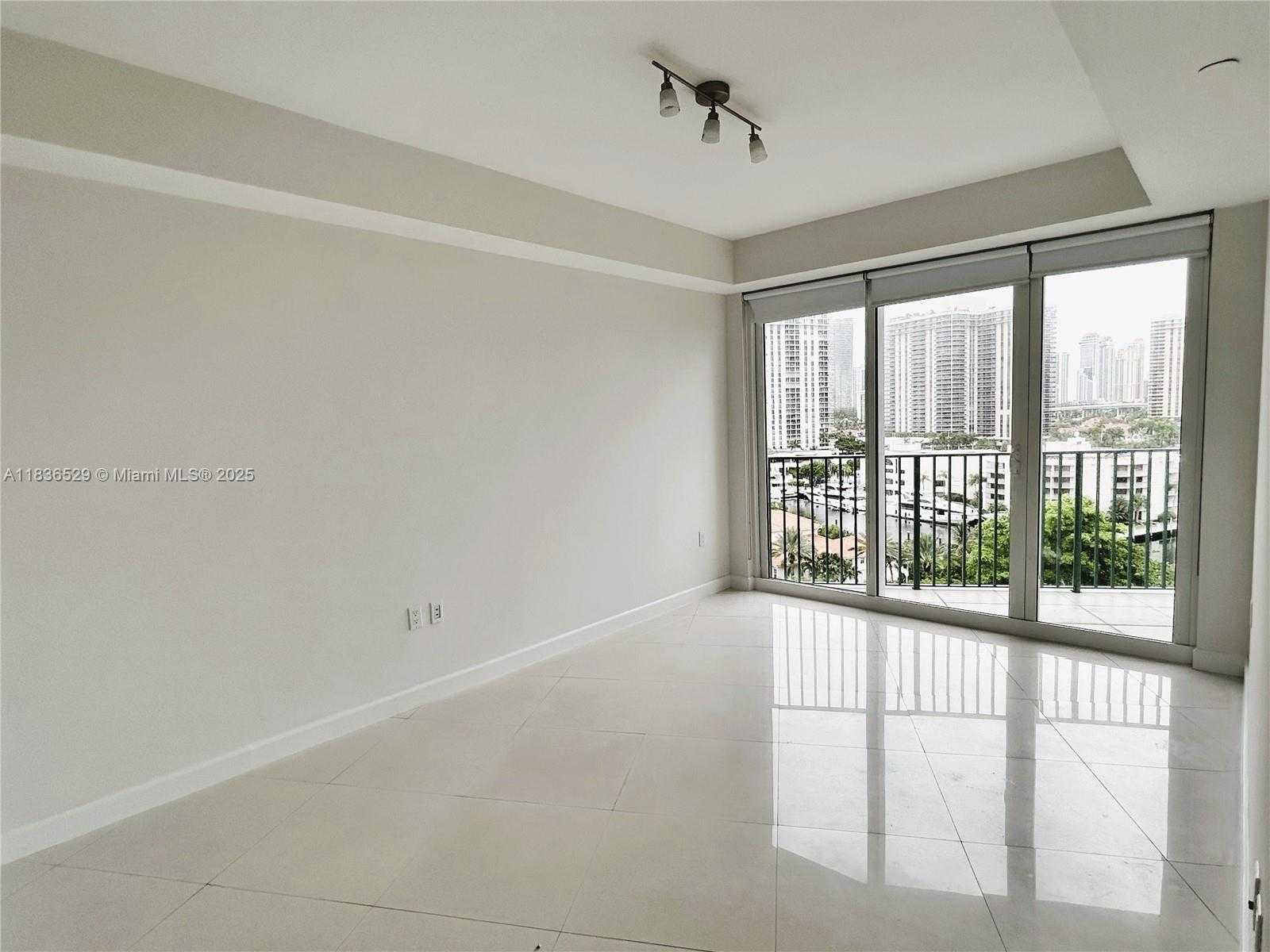 Small Image of 19900 EAST COUNTRY CLUB DR #1005, Aventura Number 8