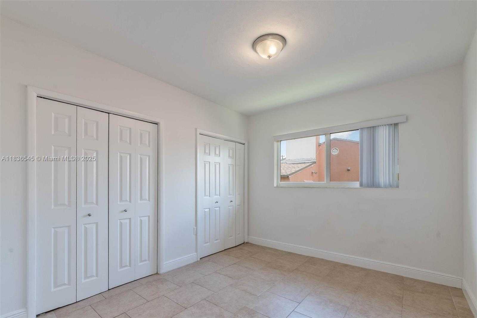 Small Image of 3916 SOUTH WEST 58TH AVE, Miami Number 13