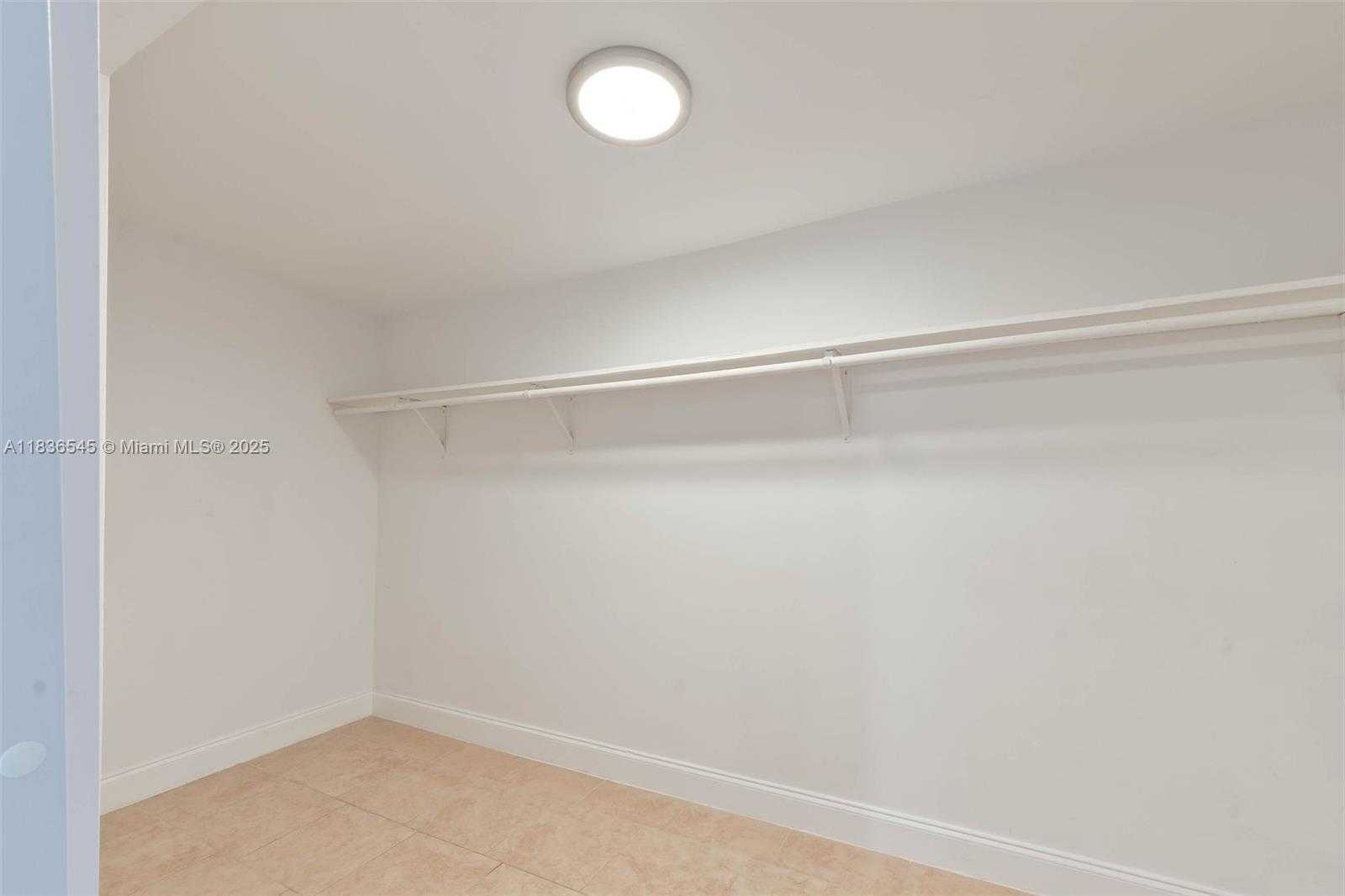 Small Image of 3916 SOUTH WEST 58TH AVE, Miami Number 16