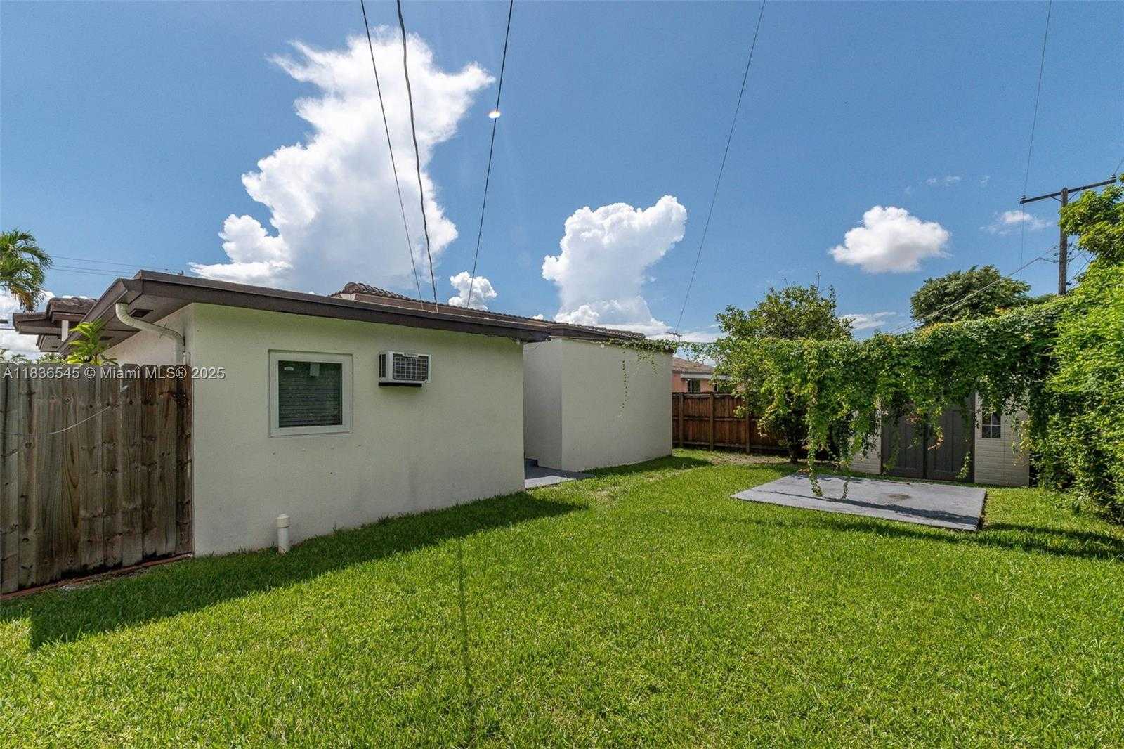Small Image of 3916 SOUTH WEST 58TH AVE, Miami Number 19