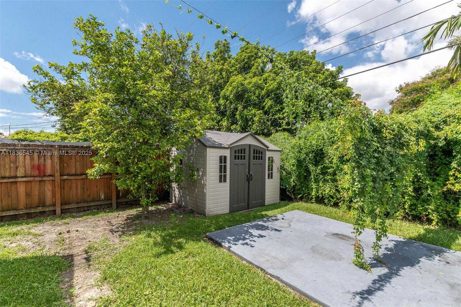 Small Image of 3916 SOUTH WEST 58TH AVE, Miami Number 22