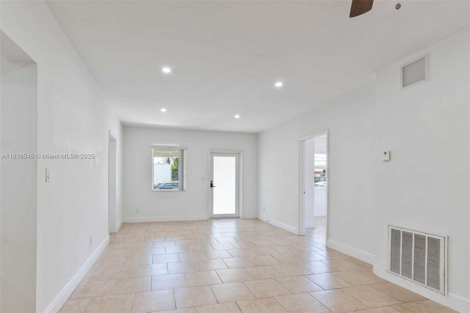 Small Image of 3916 SOUTH WEST 58TH AVE, Miami Number 4