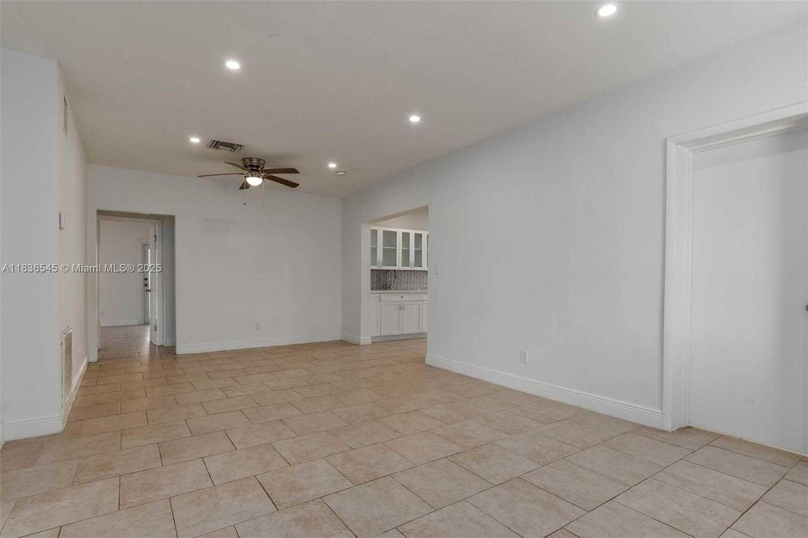 Small Image of 3916 SOUTH WEST 58TH AVE, Miami Number 5