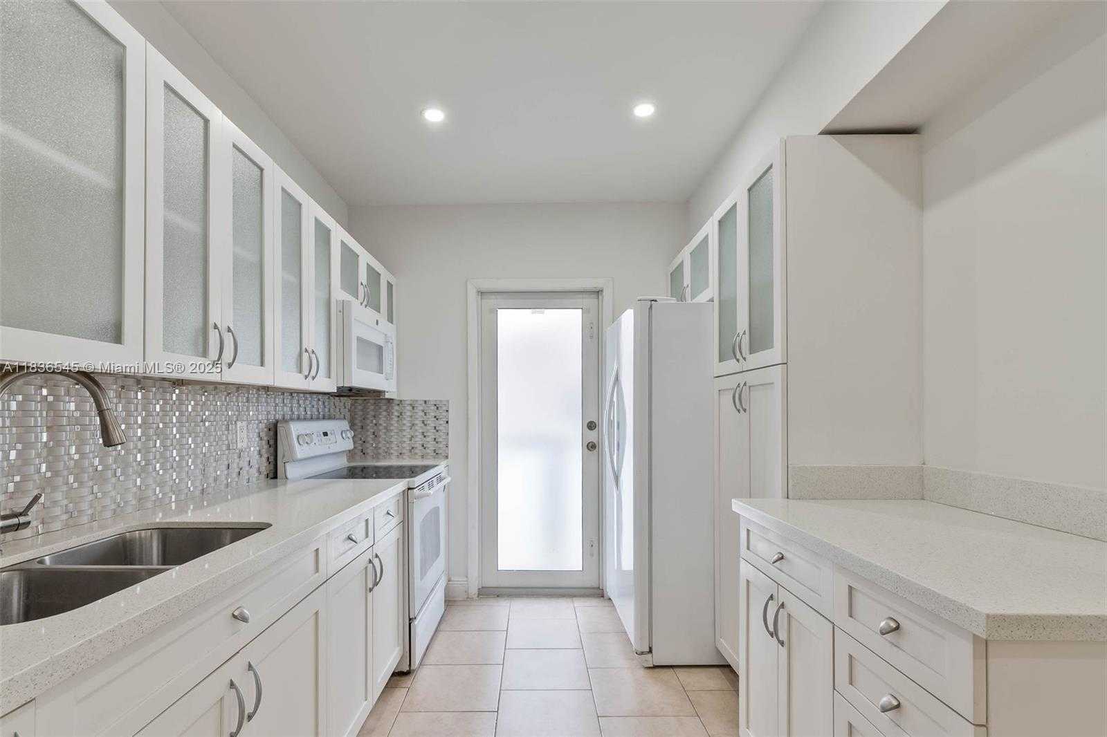 Small Image of 3916 SOUTH WEST 58TH AVE, Miami Number 6