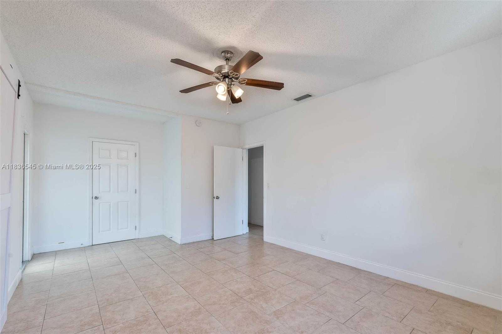 Small Image of 3916 SOUTH WEST 58TH AVE, Miami Number 9