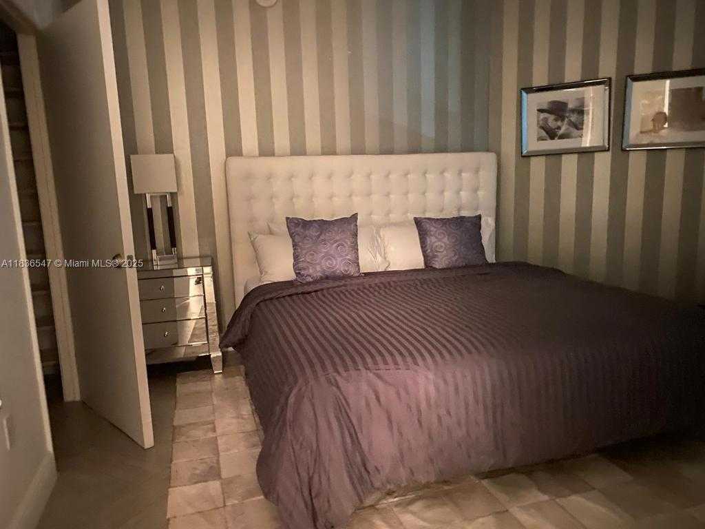 Small Image of 1900 NORTH BAYSHORE DR #2314, Miami Number 3