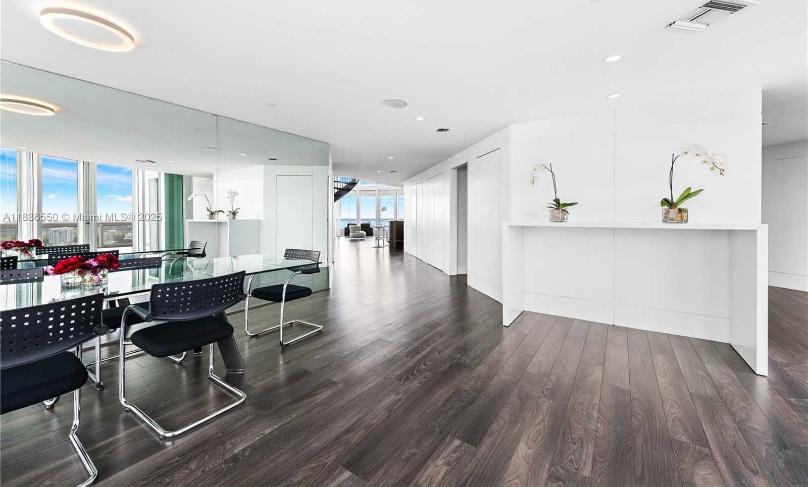 Small Image of 1643 BRICKELL AVE #3301, Miami Number 23