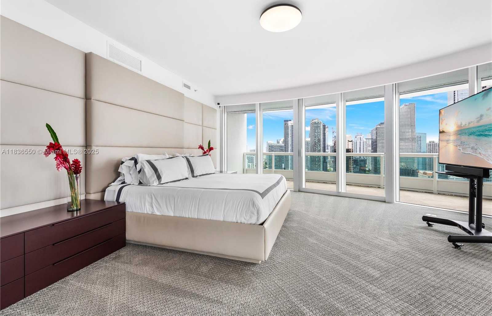 Small Image of 1643 BRICKELL AVE #3301, Miami Number 32