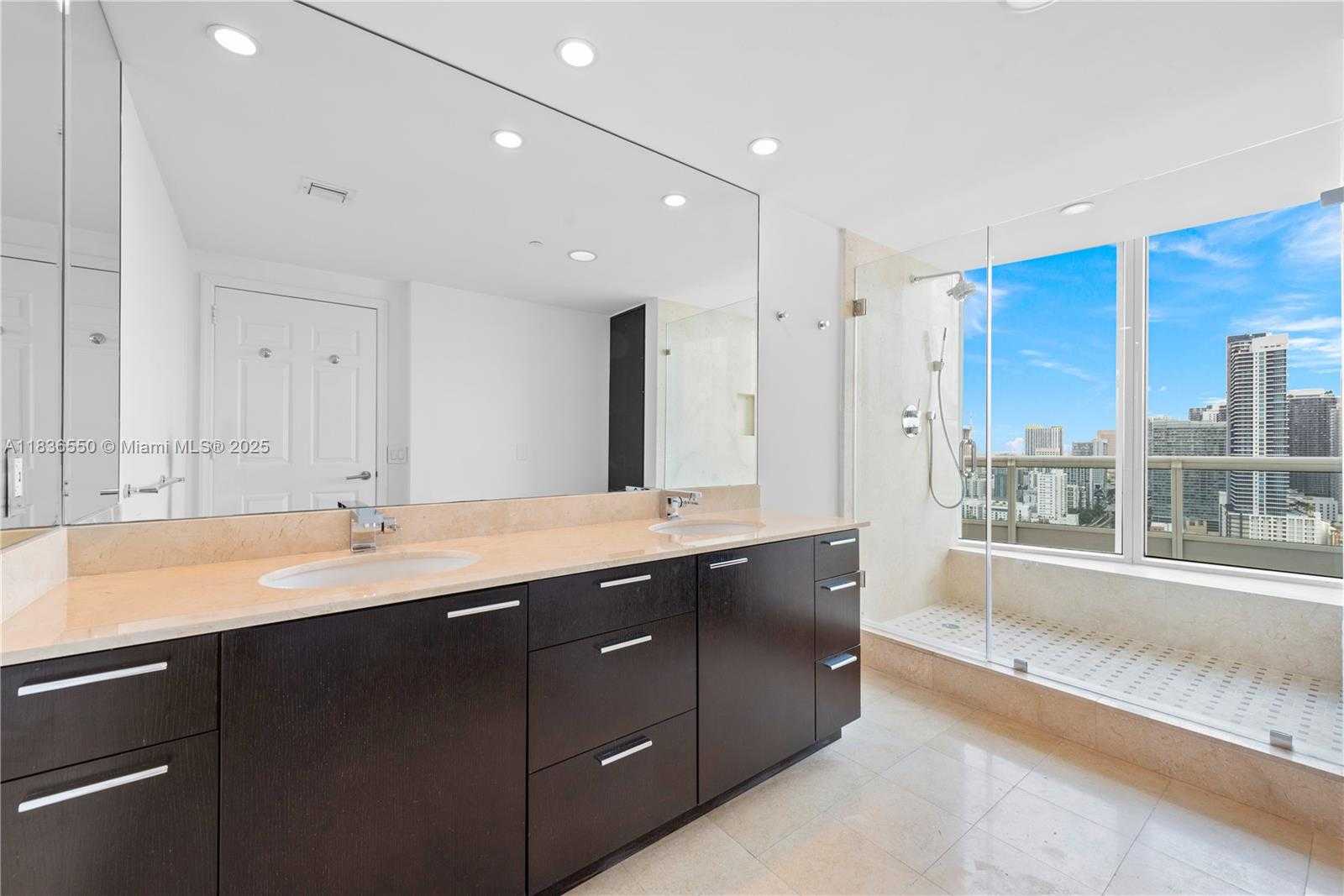 Small Image of 1643 BRICKELL AVE #3301, Miami Number 40