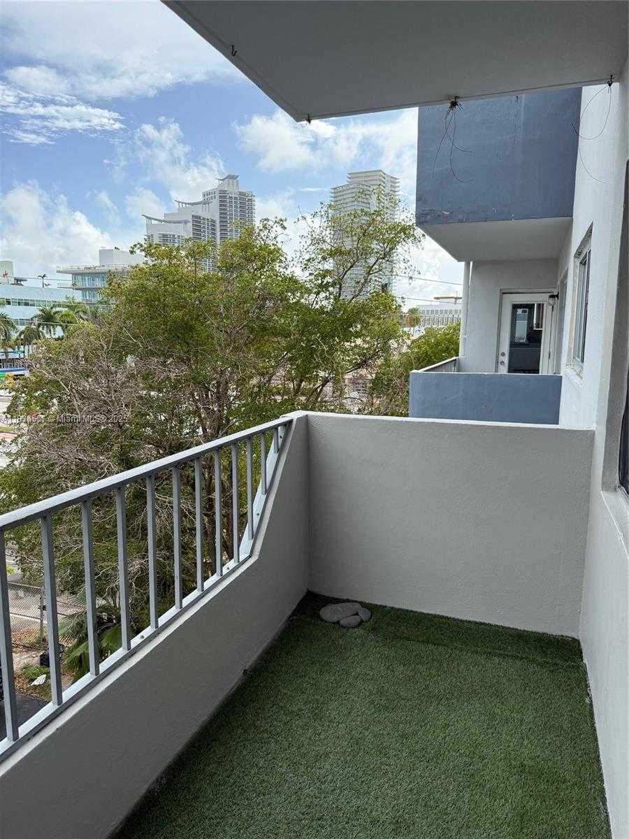 Small Image of 528 MERIDIAN AVE #404, Miami Beach Number 9