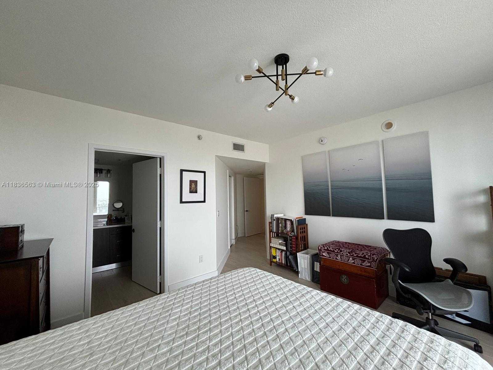 Small Image of 185 SOUTH WEST 7TH ST #3403, Miami Number 9