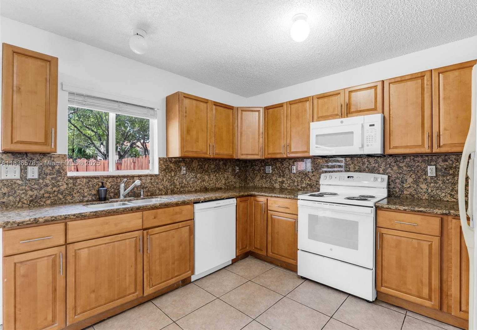 Small Image of 14155 SOUTH WEST 179TH TER, Miami Number 16